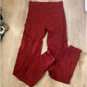 deep red leggings with ribbed detail